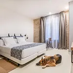 Casa Lirio Hotel