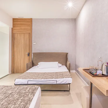 Casa Lirio Hotel 2*